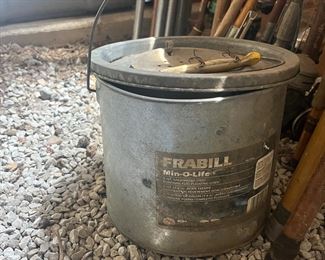 Minnow bucket