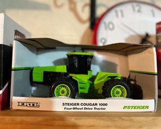 Miniature Ertl Steiger Cougar 1000 Four Wheel Drive Tractor in original box