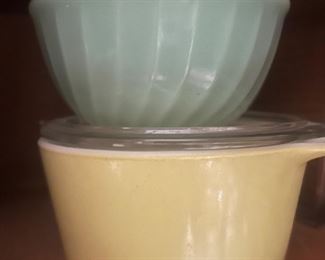 Jadeite Swirl bowl and pyrex dish with lid