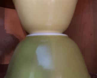 Vintage Pyrex, mixing bowls