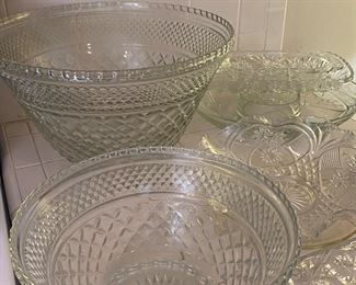 LARGE and MEDIUM Crystal/Glass bowls!