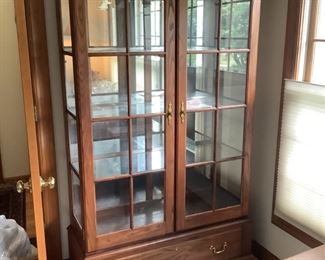 Beautiful curio cabinet with glass shelves and lights🙃