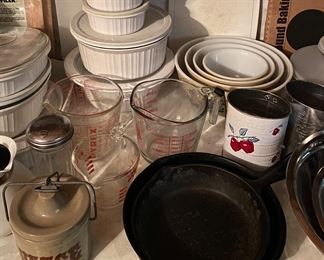 Cast Iron Frying Pans/Kitchenware