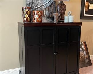 Bar cabinet