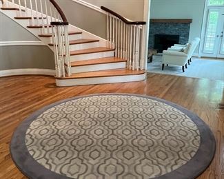 Entry foyer rug, 9 foot diameter