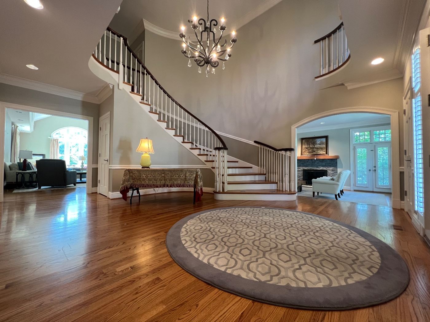 DAVIS PLACE ESTATE SALES in Ladue, MO starts on 6/3/2023