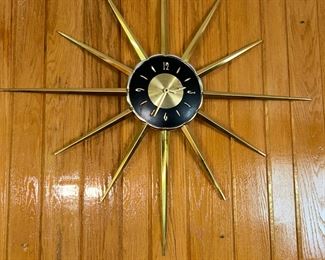 MID CENTURY CLOCK