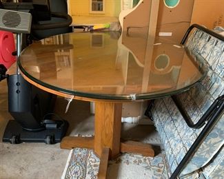 #54 Pedestal Round Table w/Round Beveled Edge Glass Protect 41x31 $40.00
