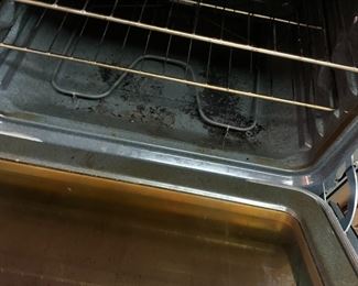 #86 HotPoint Free Standing Range - You Remove $126.00