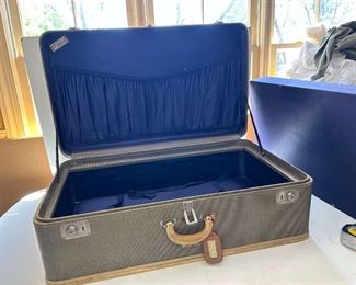 StnVMYvabnv 1AoqNos9BKG