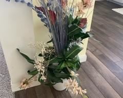 Artificial Plants in Decorative Vase/Planter