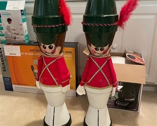 Pair of Flower Pots Christmas Soldiers 