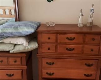 dresser and chest of drawers