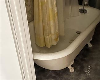antique claw foot bath tub
