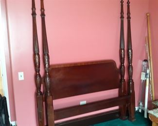 Beautiful  Four Poster Bed frame
Queen 