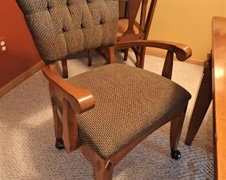 STUNNING GAME TABLE WITH 4 UPHOLSTERED CHAIRS ON WHEELS W/MIDDLE INSERT  FOR GAME BOARDS