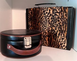 Makeup/jewelry travel organizers