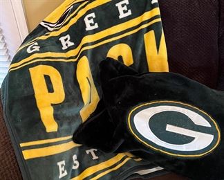 Green Bay Packers throw and pillow