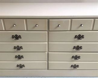 "Cedar Creek: Veranda Views" in Aiken, SC Starts Closing Wed 5/17 at 8pm. Pickup is Thu 5/18 3-6pm. Please click here to see more photos, descriptions, and current bids:&nbsp;https://ctbids.com/estate-sale/21624