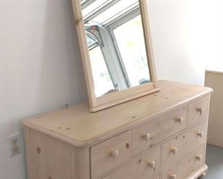 "Cedar Creek: Veranda Views" in Aiken, SC Starts Closing Wed 5/17 at 8pm. Pickup is Thu 5/18 3-6pm. Please click here to see more photos, descriptions, and current bids:&nbsp;https://ctbids.com/estate-sale/21624