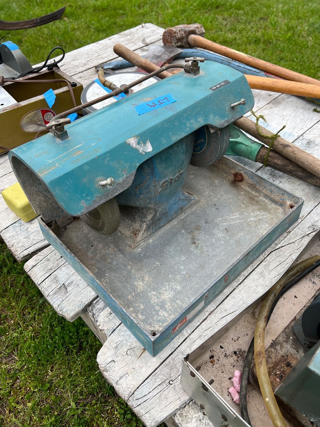 Lapidary grinder