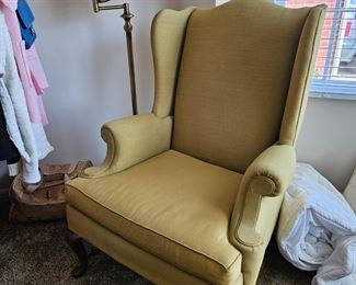 $90, Hickory Chair Co. Armchair, great condition, Light mustard color