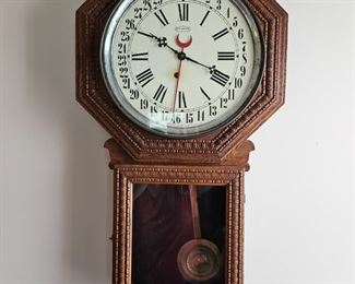 $90 Antique Ingram Wall clock w/calendar dial