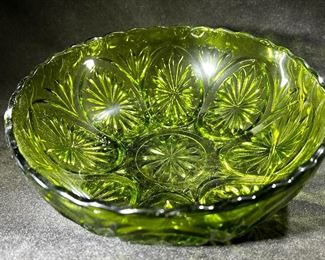 Vintage green Anchor Hocking Star and Cameo bowl