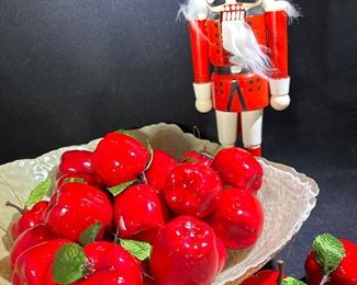 Christmas decorations & nutcracker 