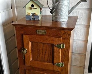 Belwood Ice Boks Co. cabinet