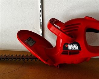 Black & Decker hedge trimmer 