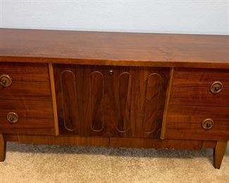 Mid century Lane cedar chest