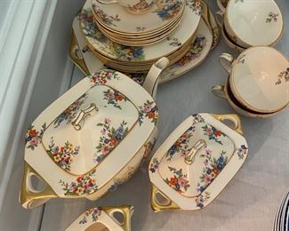 Noritake dish set