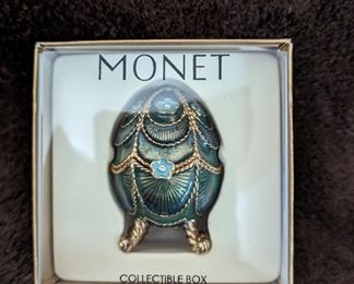 MONET Robin Egg Blue Collectable Enamel Keepsake/Trinket Box 