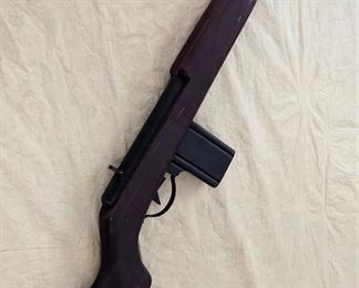 TToy  Replica Rifle - Wood Stock and Clip, Rolling Trigger 