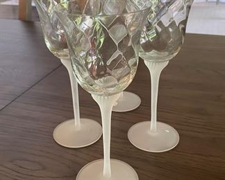 Set of 4 Wine Glasses.