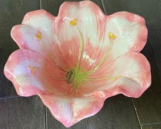 Brand New Set of 4 Nanette Vacher for Ambiance Collections Lily Dessert Bowls. Photo 2 of 2.