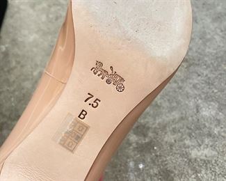 Coach Patent Leather Pumps. Size 7.5. Photo 3 of 3.