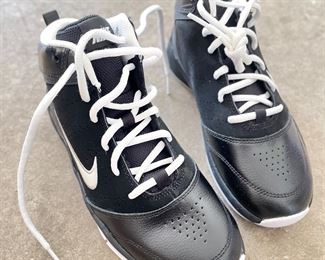 Brand New Nike Sneakers. Size 5 Youth. Photo 1 of 3.