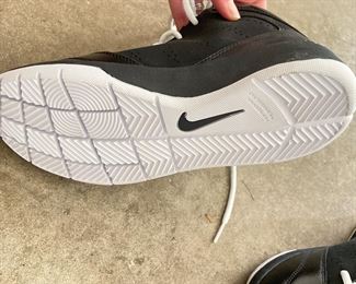 Brand New Nike Sneakers. Size 5 Youth. Photo 2 of 3.