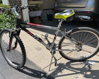 42 CM Mountain Bike. Photo 1 of 2.