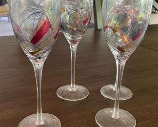 Set of 4 Wine Glasses.