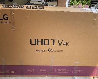 New LG UHD 4K TV. 65".