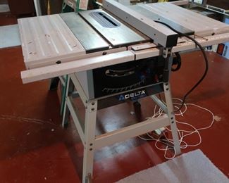 delta table saw