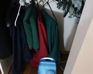 many  throws,  humidifier