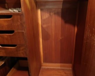 inside  of  chifferobe