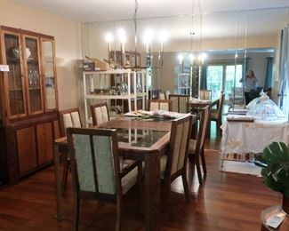 view  of  dining   room, decor