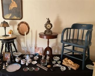ANTIQUE AND COLLECTIBLES 