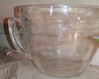 ANCHOR HOCKING Large Measuring cup batter bowl 8 cups 2 litres 2 quart Glass Vintage Mid-Century