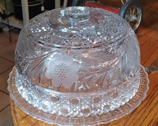 Have a vintage Crystal cake dome